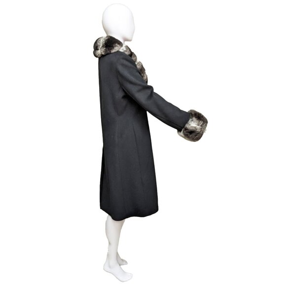 ST. JOHN Chinchilla-Trimmed Angora/Cashmere/Wool Blend Coat - Picture 5 of 10